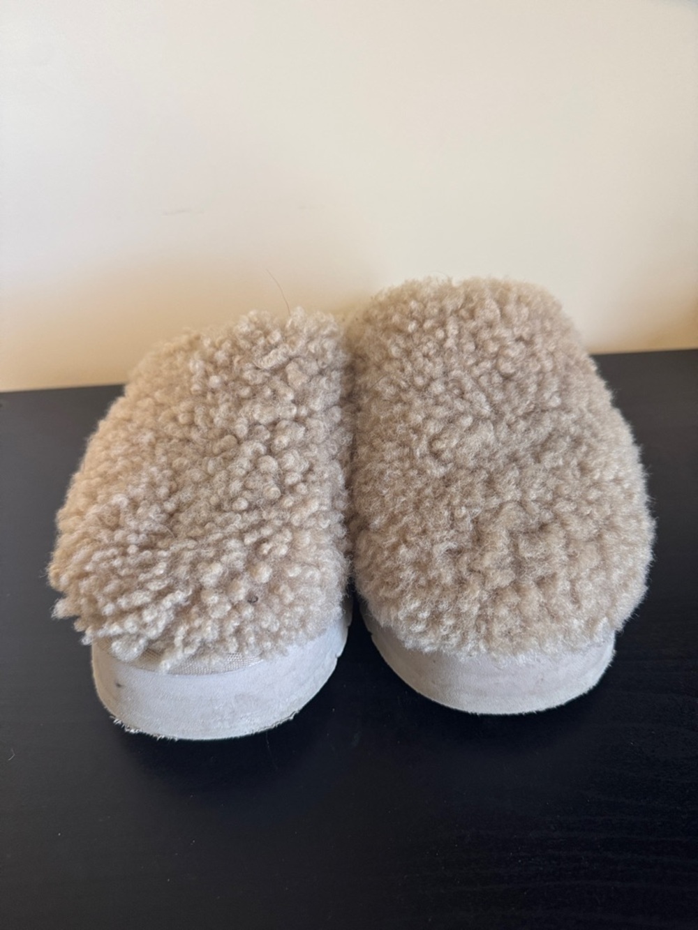 UGG Maxi Curly Platform